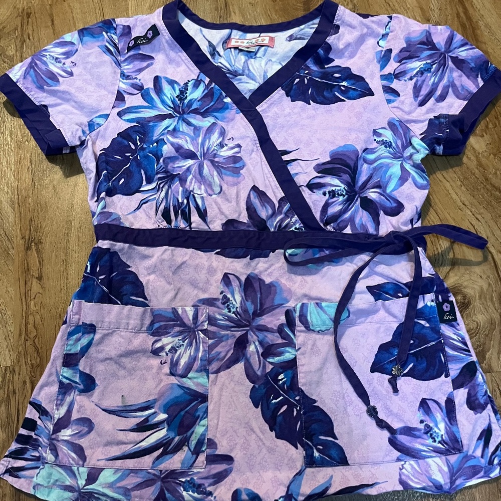 XS Koi purple and blue scrub top